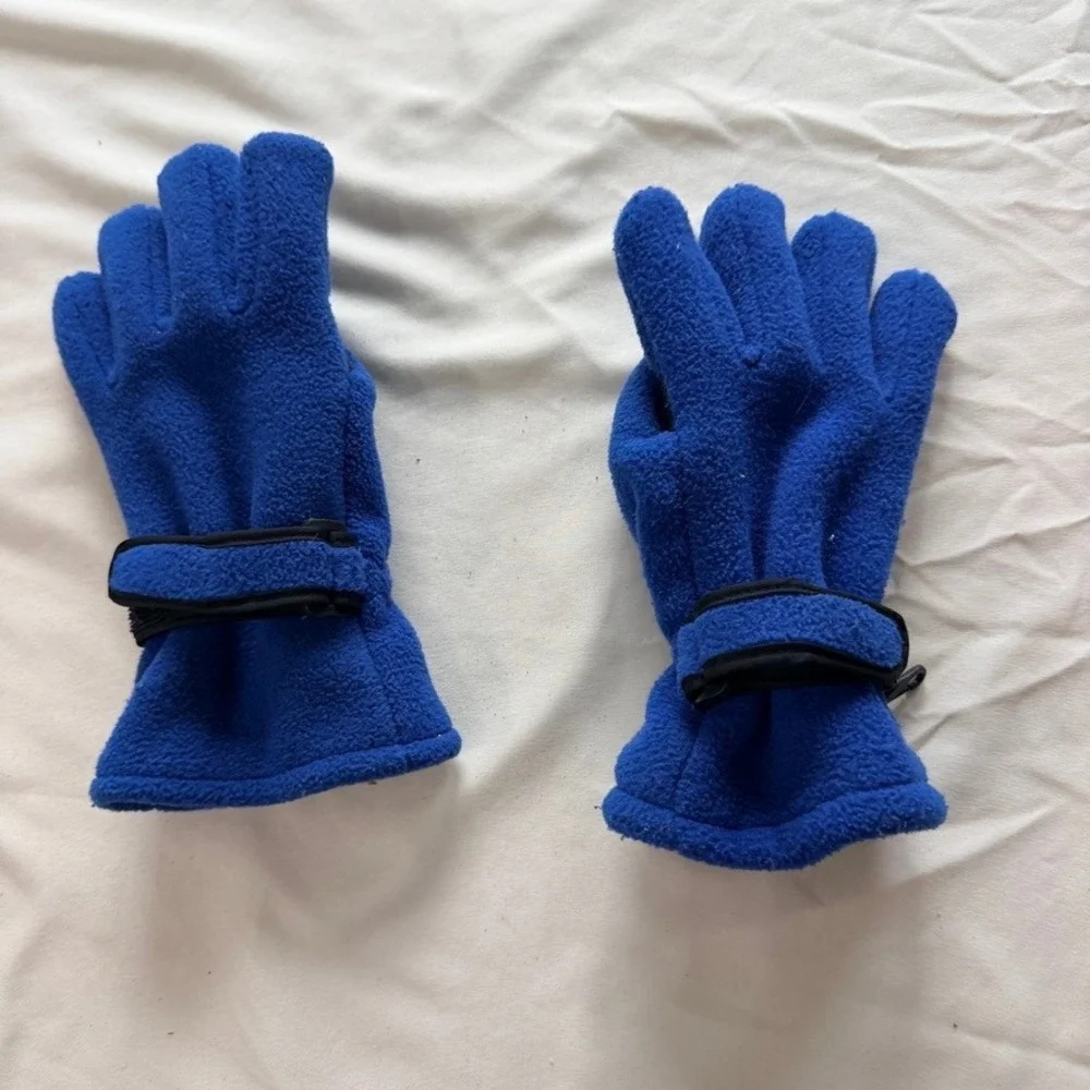 Circo Boys Blue Fleece Winter Gloves Textured Palm Grip Wrist Straps Size 8-16